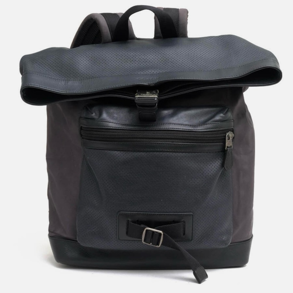 Coach Dark Navy Blue Terrain Explorer pack perfect condition